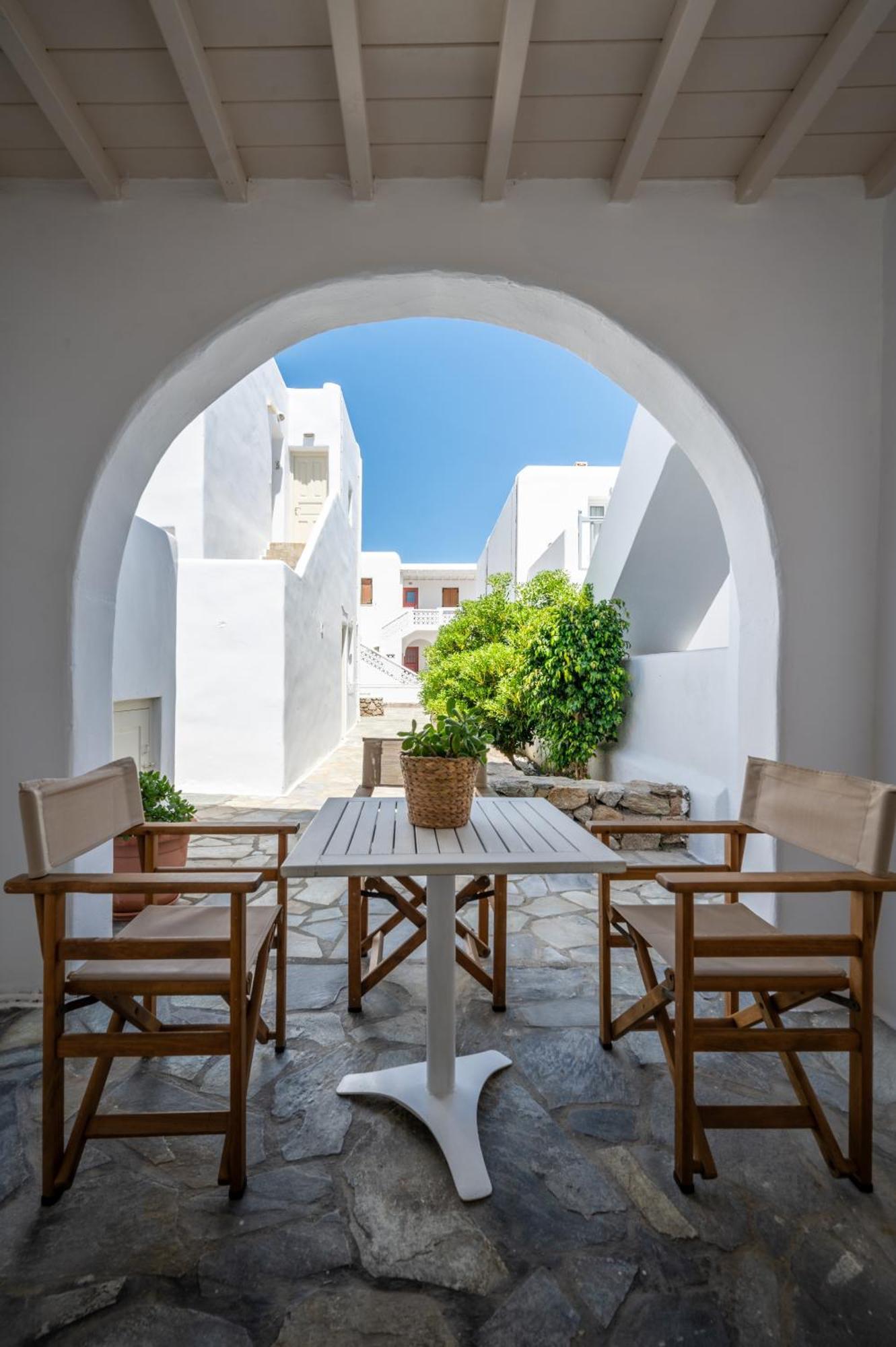 Twins-Trisa Apartments Ornos  Exterior photo